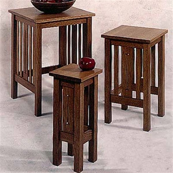 Woodworking Project Paper Plan to Build Arts and Crafts Nesting Tables alt 0