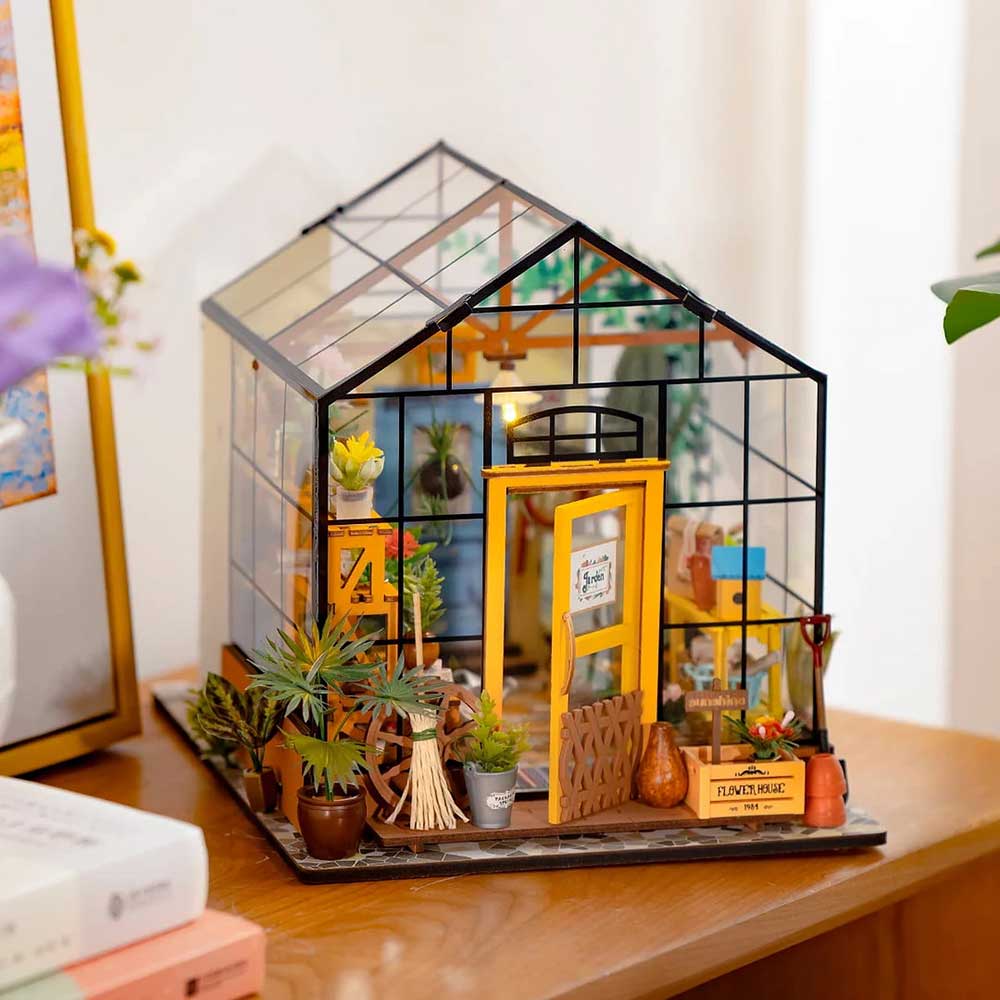 Cathy's Flower House Model Kit