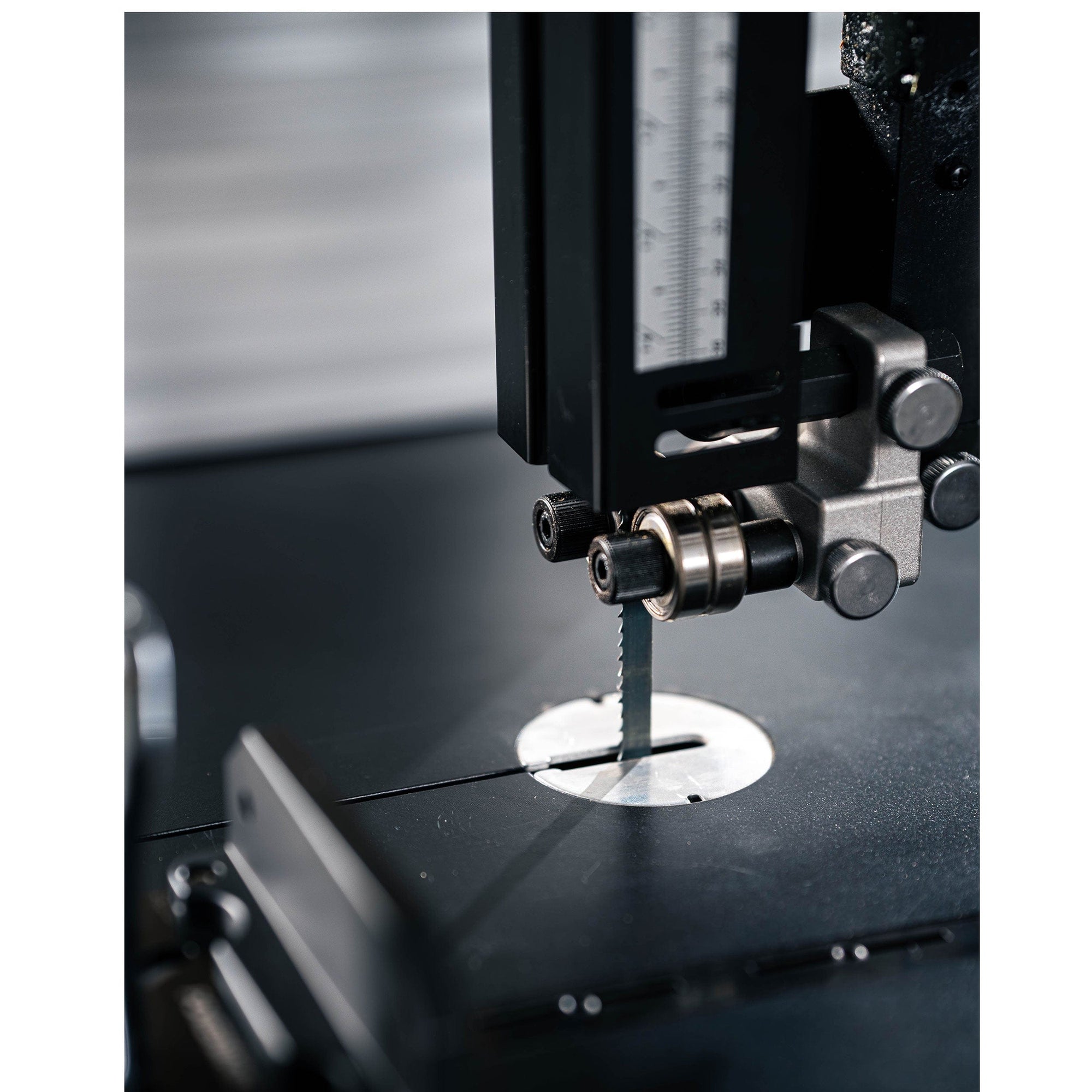 18" Woodworking Bandsaw with ArmorGlide -  5 HP 3 PH 230V - PM1800B-3T alt 0