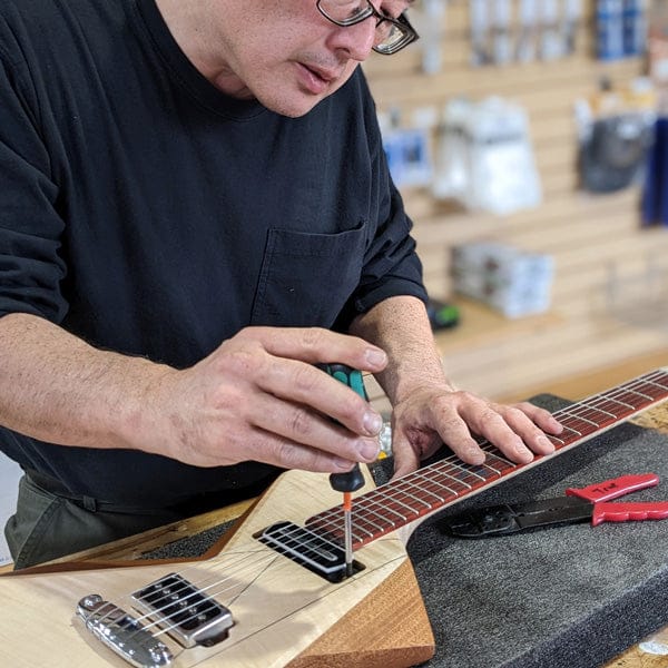 306_Tom-Electric-Guitar-Repair.jpg